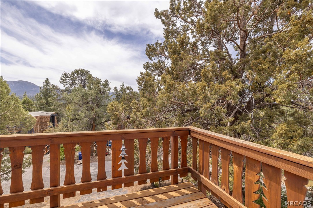 391 Mullins Drive Property Photo 4