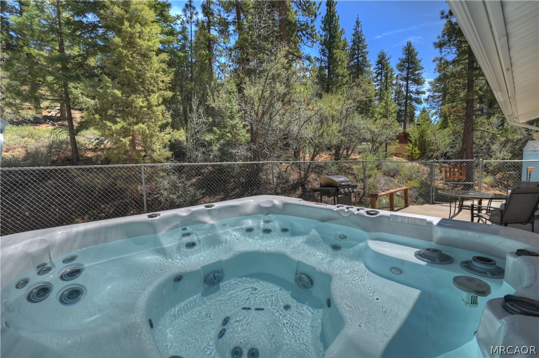 1099 Canyon Road Property Photo 4