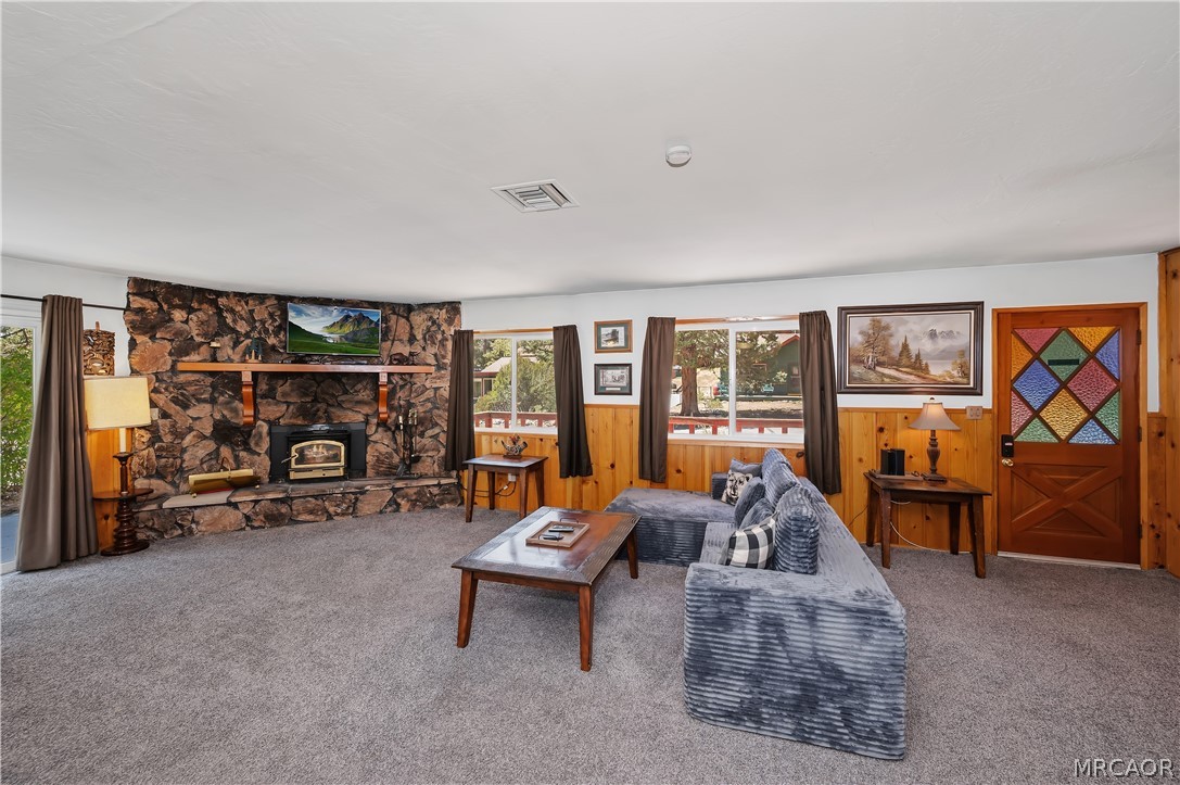 1099 Canyon Road Property Photo 8