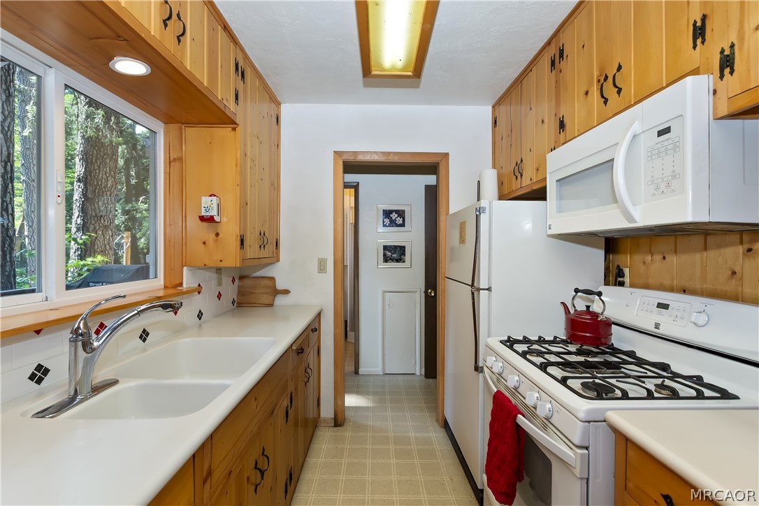 691 Cottage Grove Road Property Photo 14