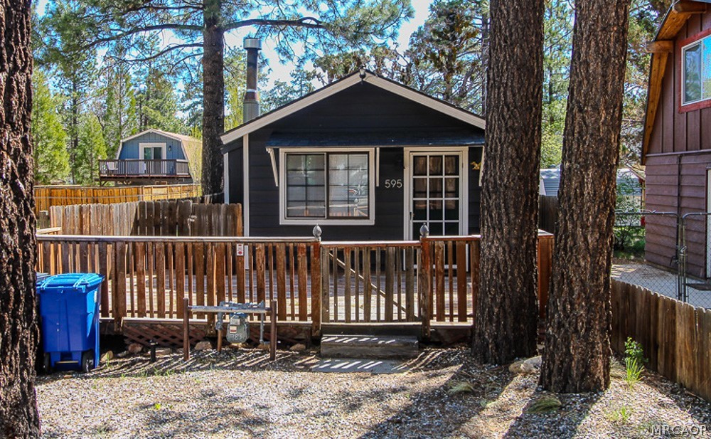 595 Vista Avenue Property Photo 1