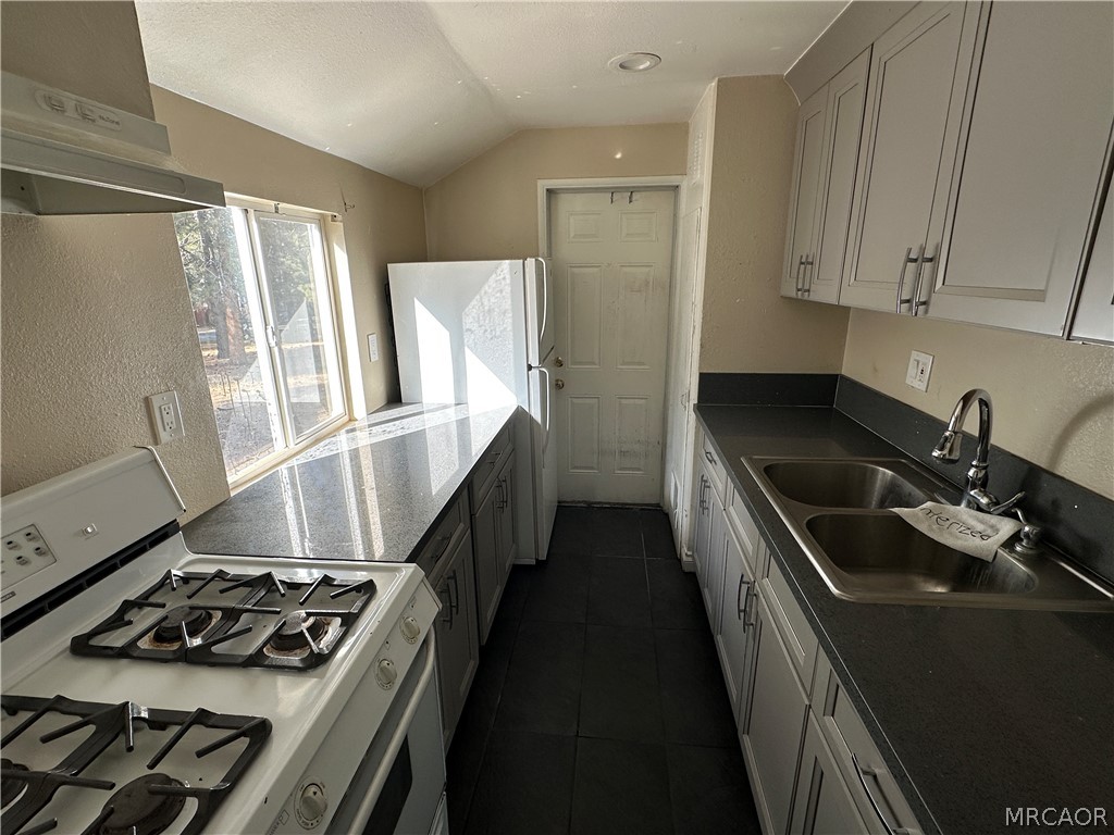 449 Georgia Street Property Photo 16