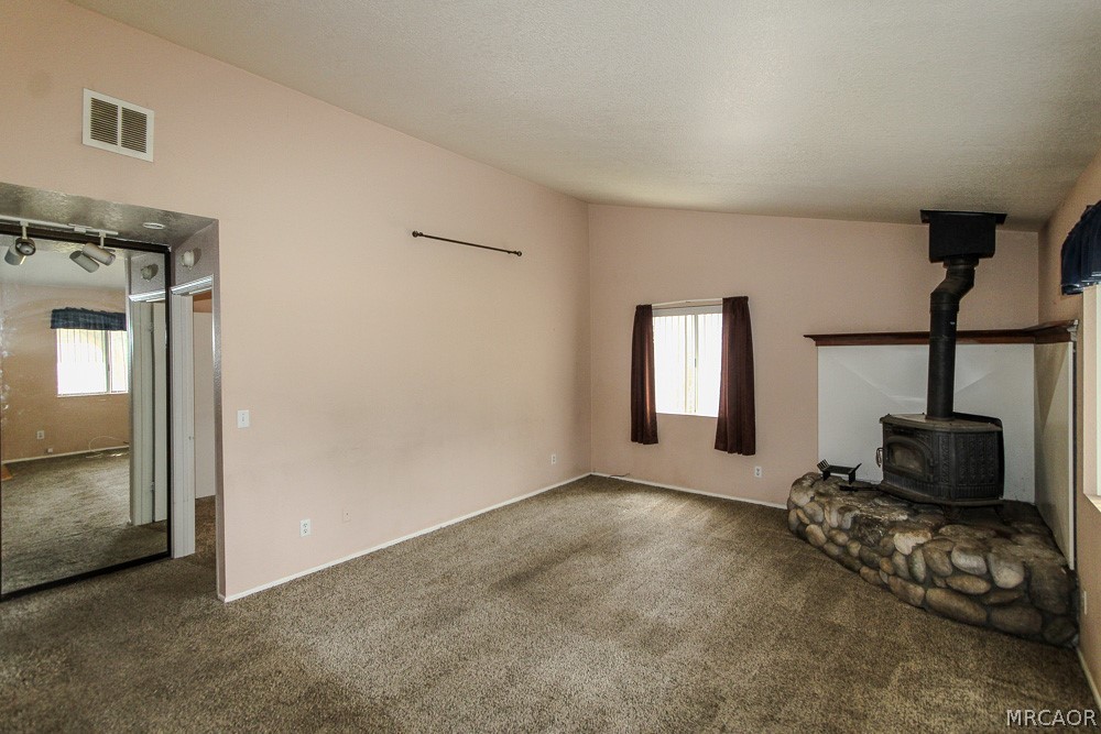 870 Ash Lane Property Photo 4