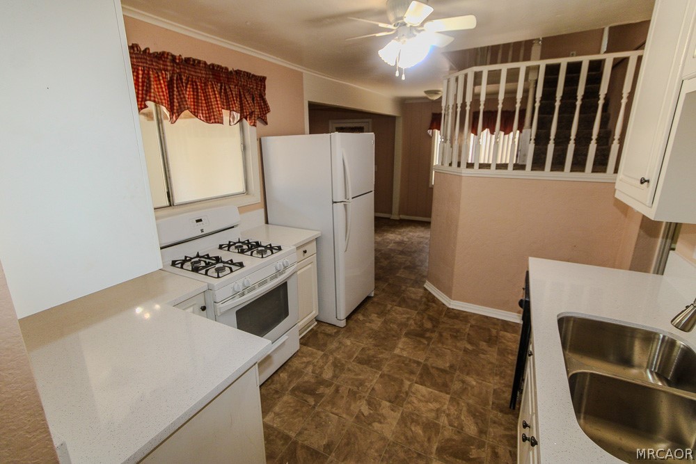 870 Ash Lane Property Photo 8