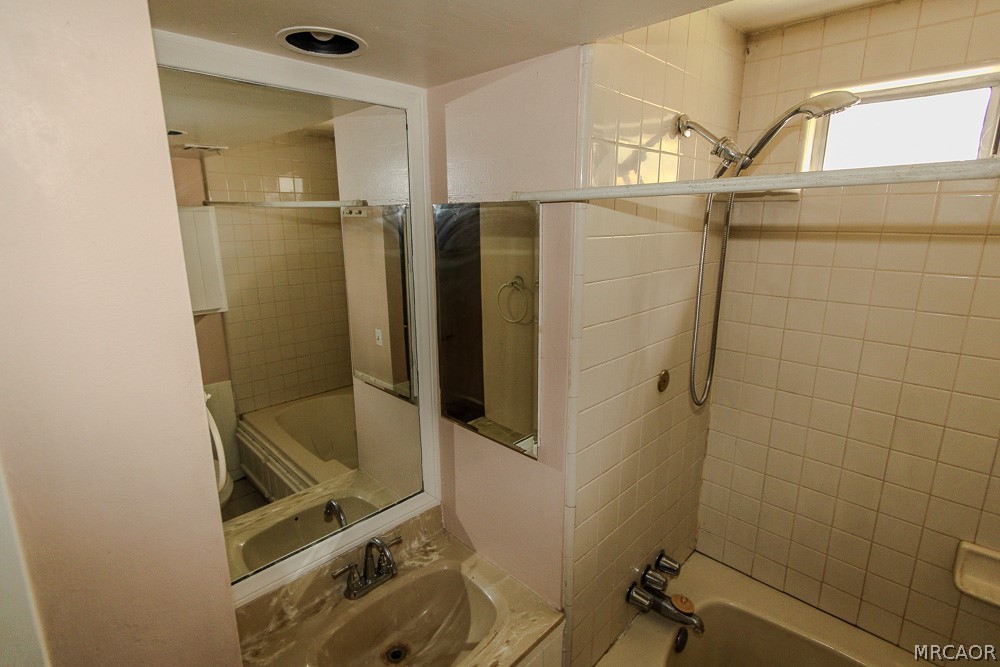 870 Ash Lane Property Photo 17