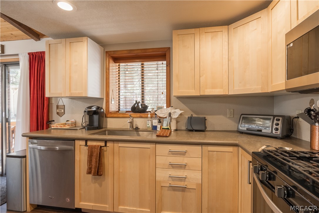 42401 Avalon Road Property Photo 11