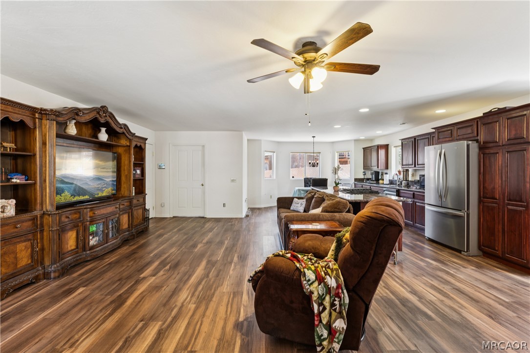 879 Spruce Lane Property Photo 15