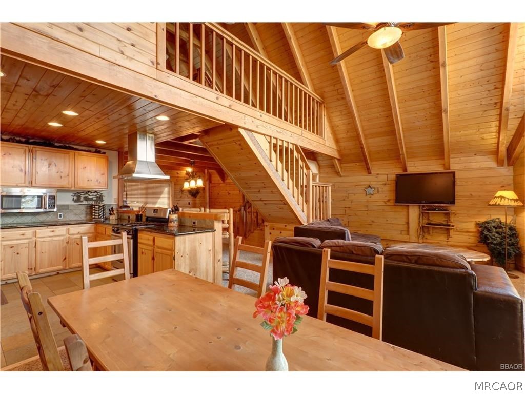 39697 Lake Drive Property Photo 4