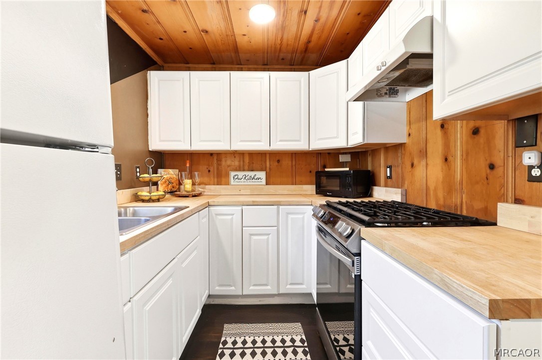 222 Craghill Drive Property Photo 4