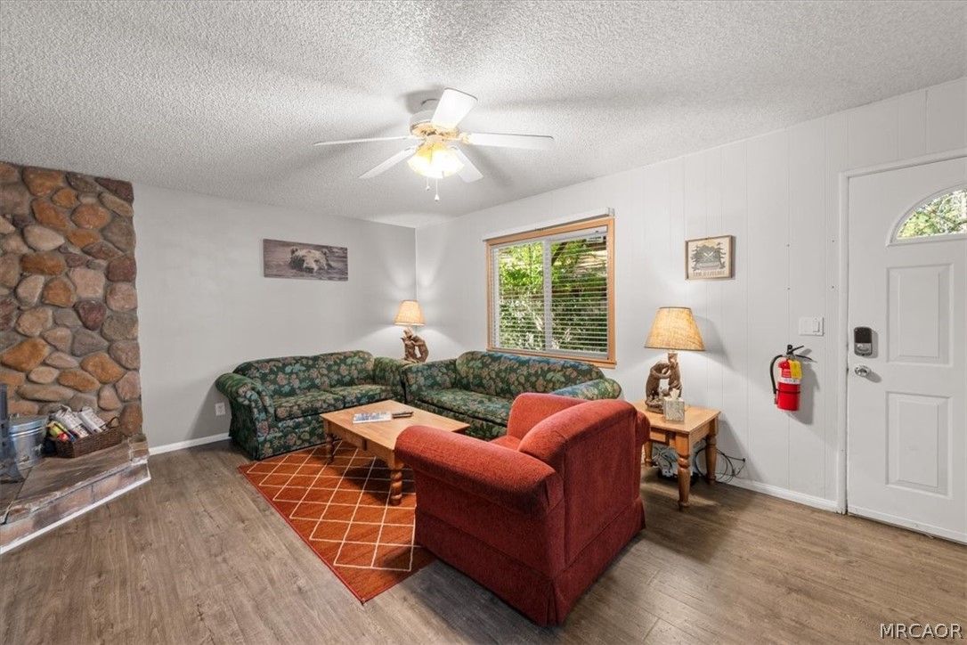 880 Jaybird Lane Property Photo 6