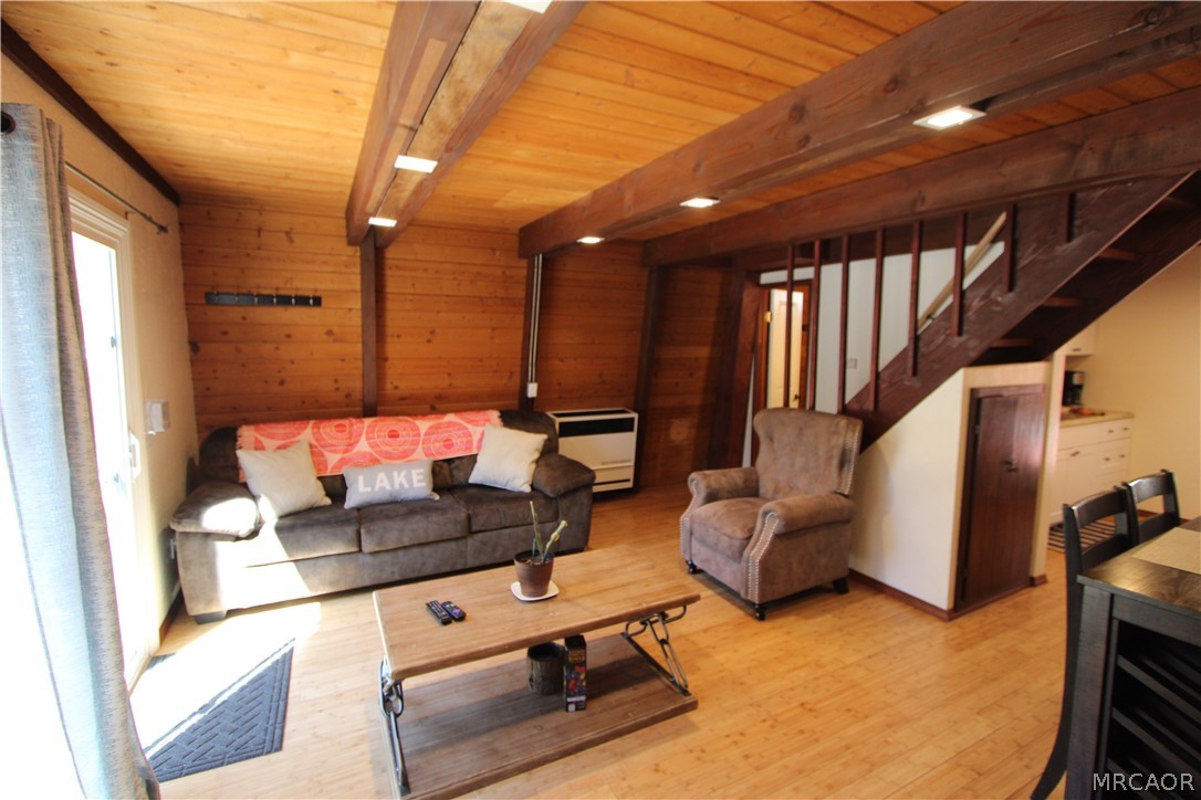 255 Riverside Avenue Property Photo 2