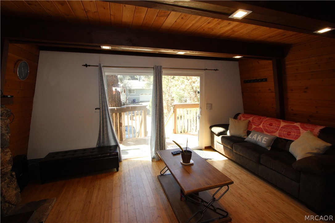 255 Riverside Avenue Property Photo 3