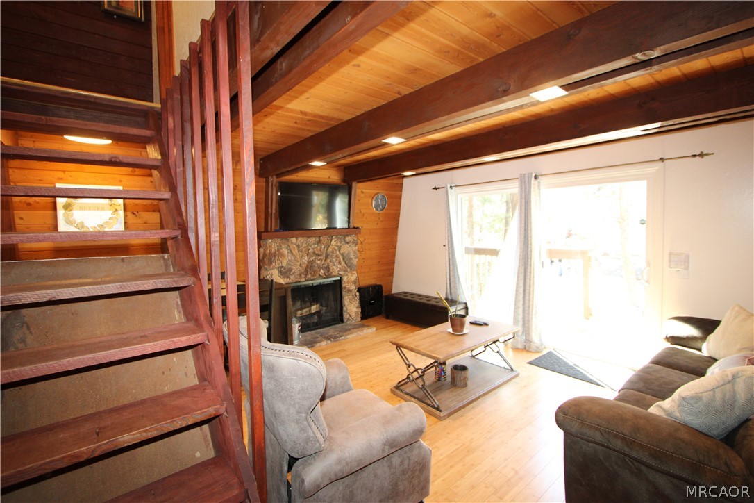 255 Riverside Avenue Property Photo 4