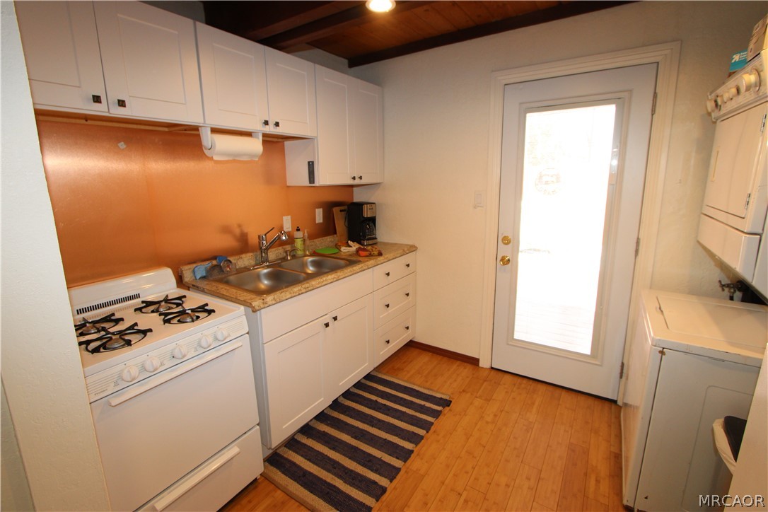 255 Riverside Avenue Property Photo 6