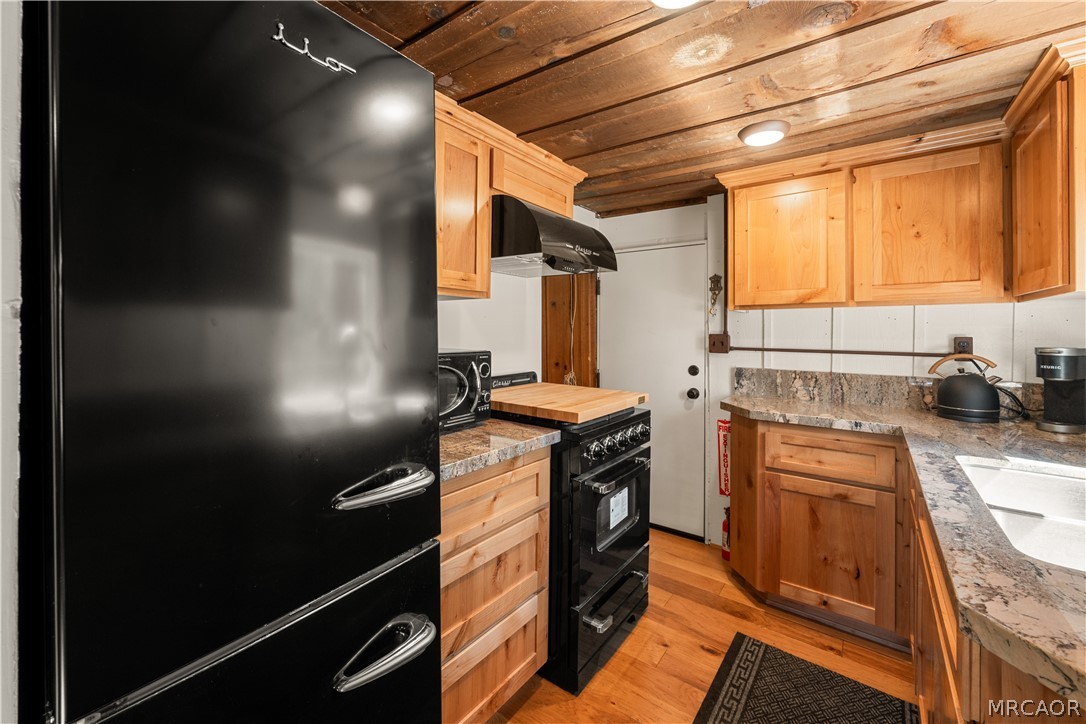 7 Pine Knot Road Property Photo 14
