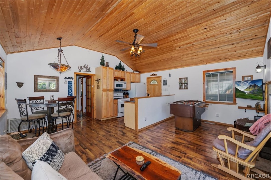 42979 Fern Avenue Property Photo 7