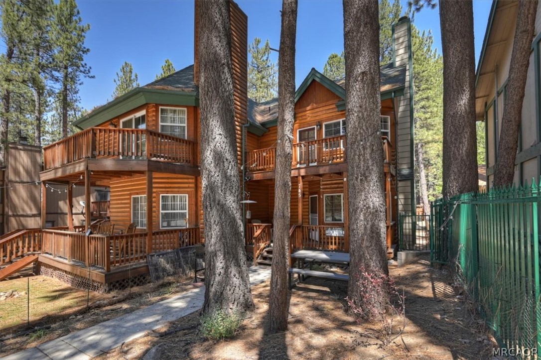 745 Summit Property Photo 4