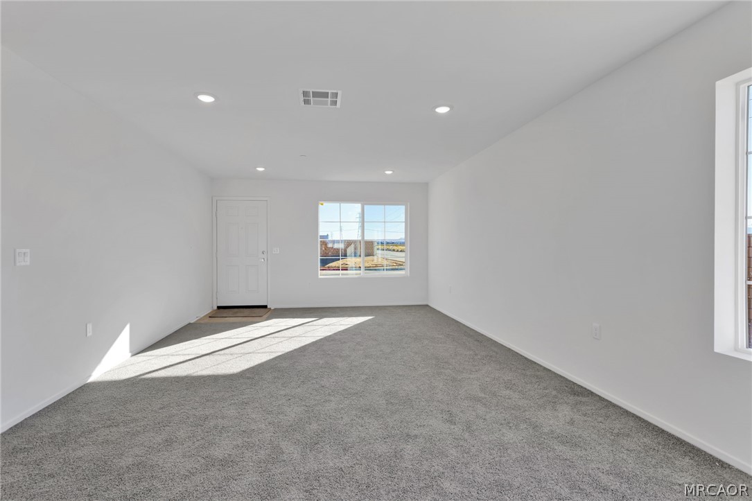 10110 Kemper Avenue Property Photo 6