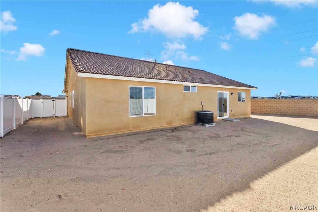 10110 Kemper Avenue Property Photo 33