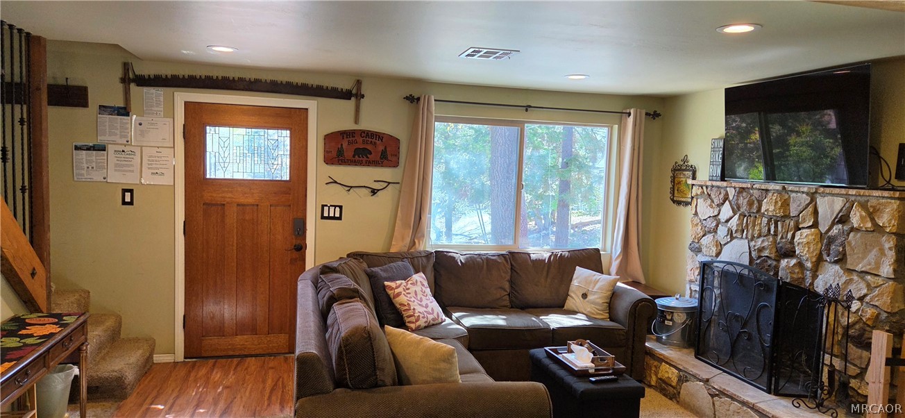 43505 Shasta Place Property Photo 6