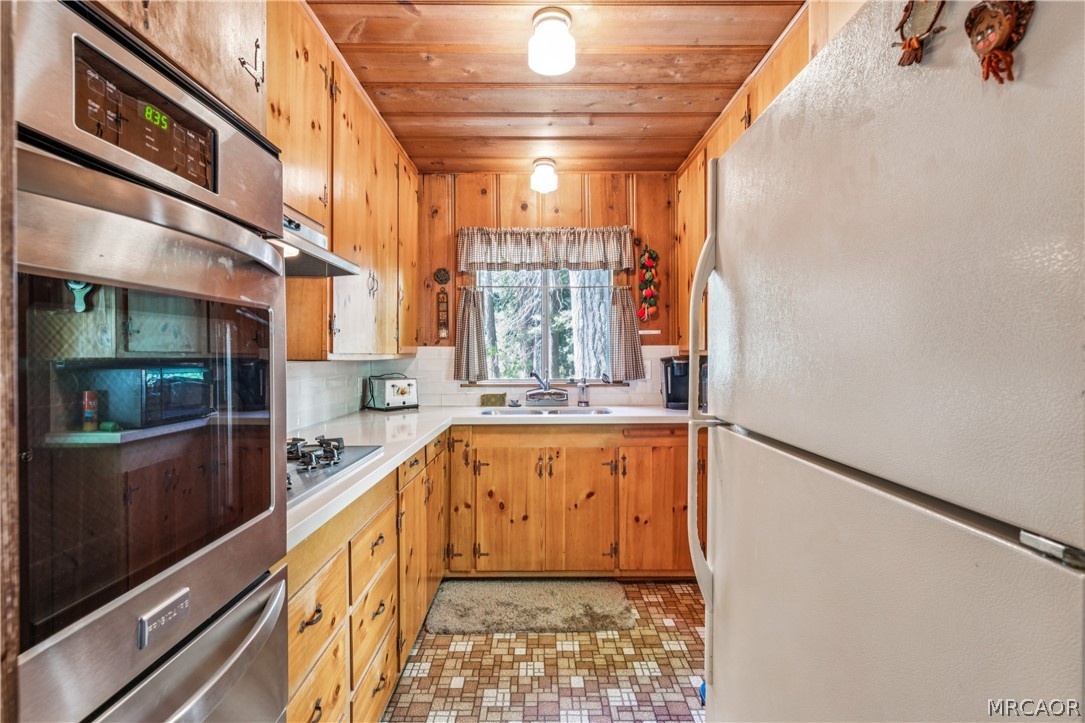 404 Hillside Road Property Photo 10