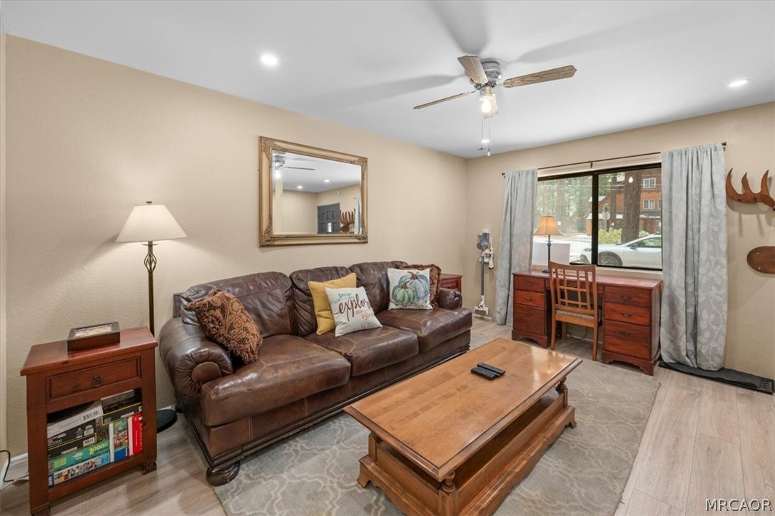 619 Summit Boulevard D Property Photo 6