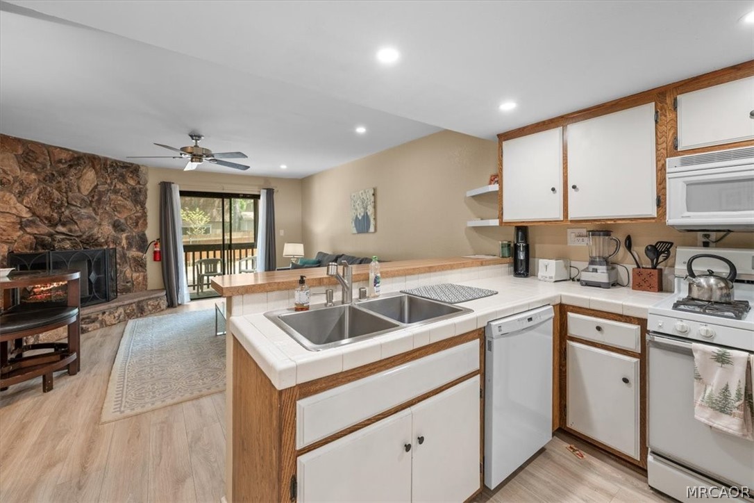 619 Summit Boulevard D Property Photo 8