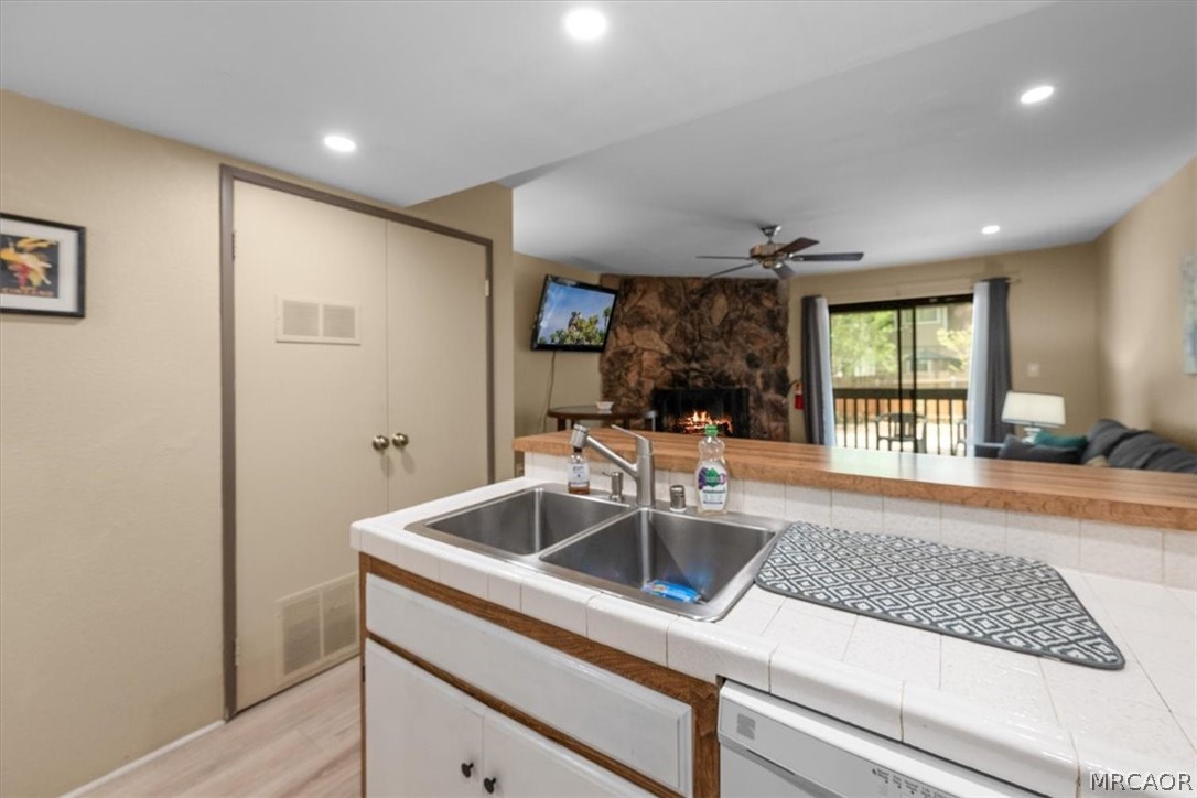 619 Summit Boulevard D Property Photo 10