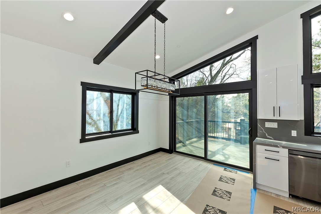 556 Lucerne Drive Property Photo 8
