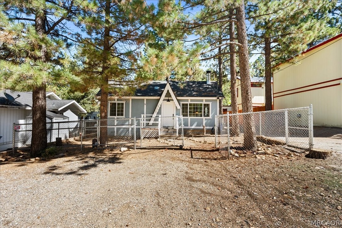 225 Sunset Lane Property Photo 1