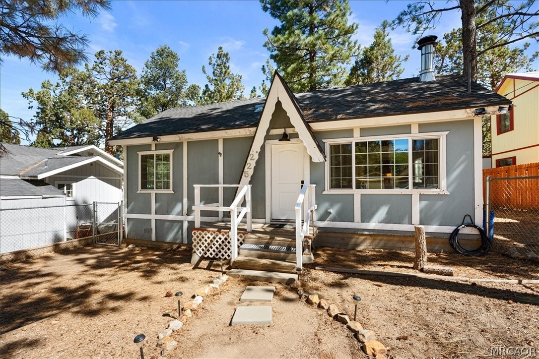 225 Sunset Lane Property Photo 3