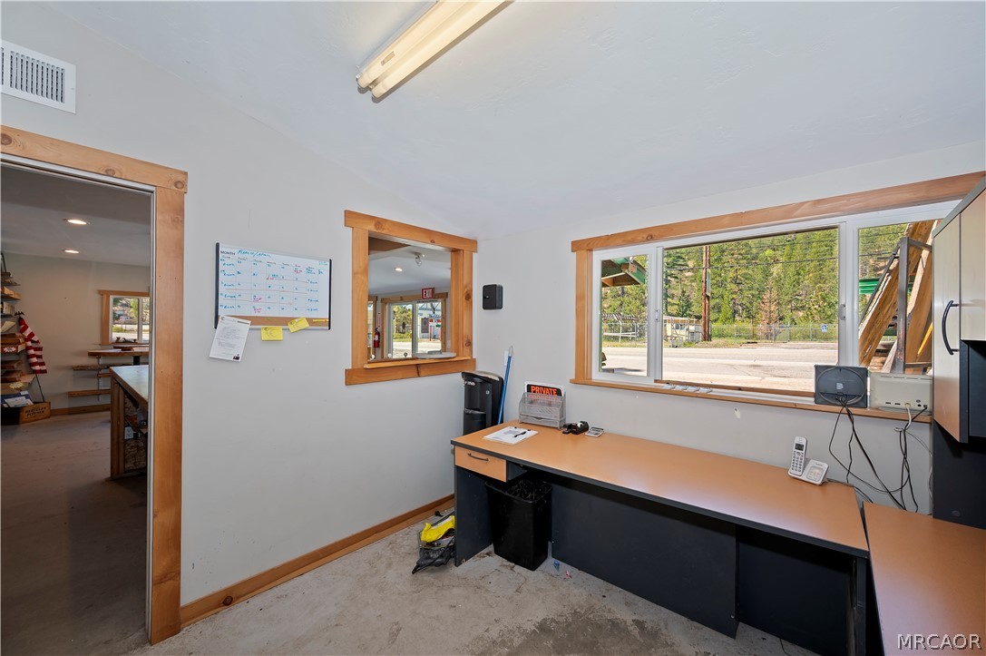 32765 Hilltop Boulevard Property Photo 19