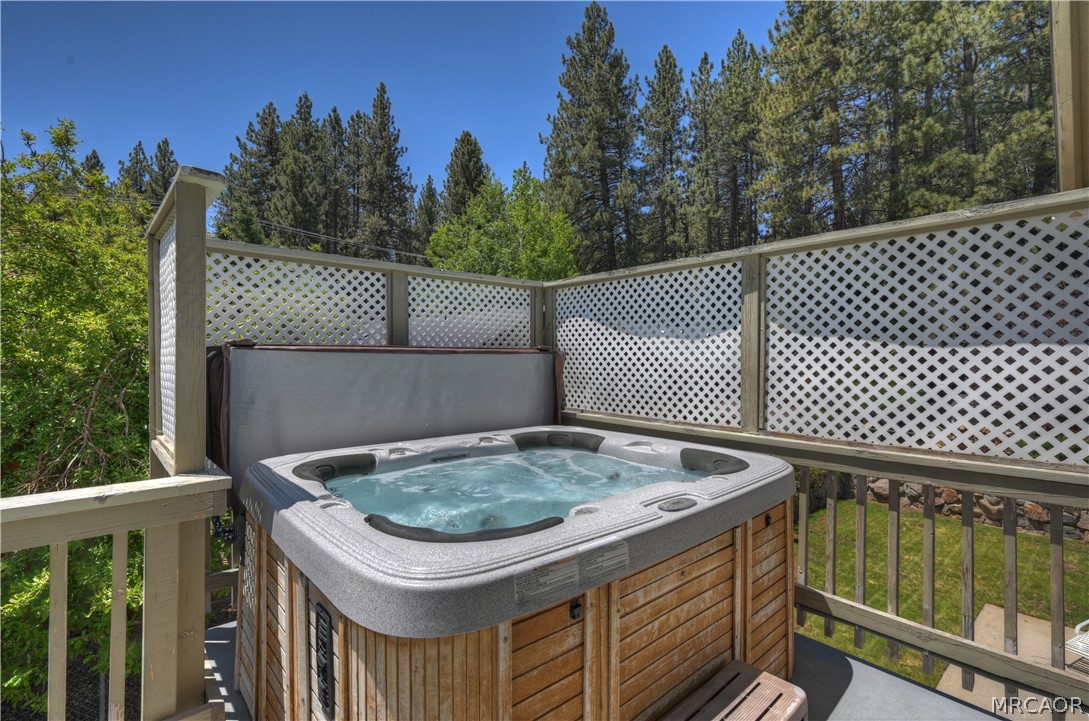 858 Club View Drive Property Photo 8