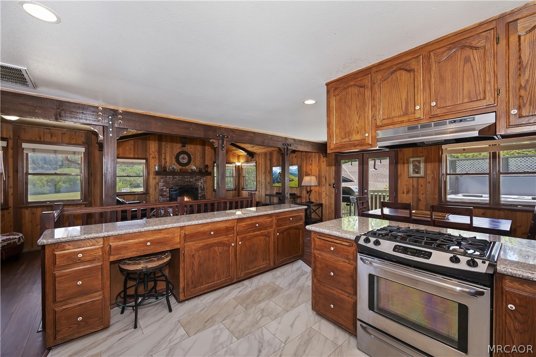 858 Club View Drive Property Photo 17