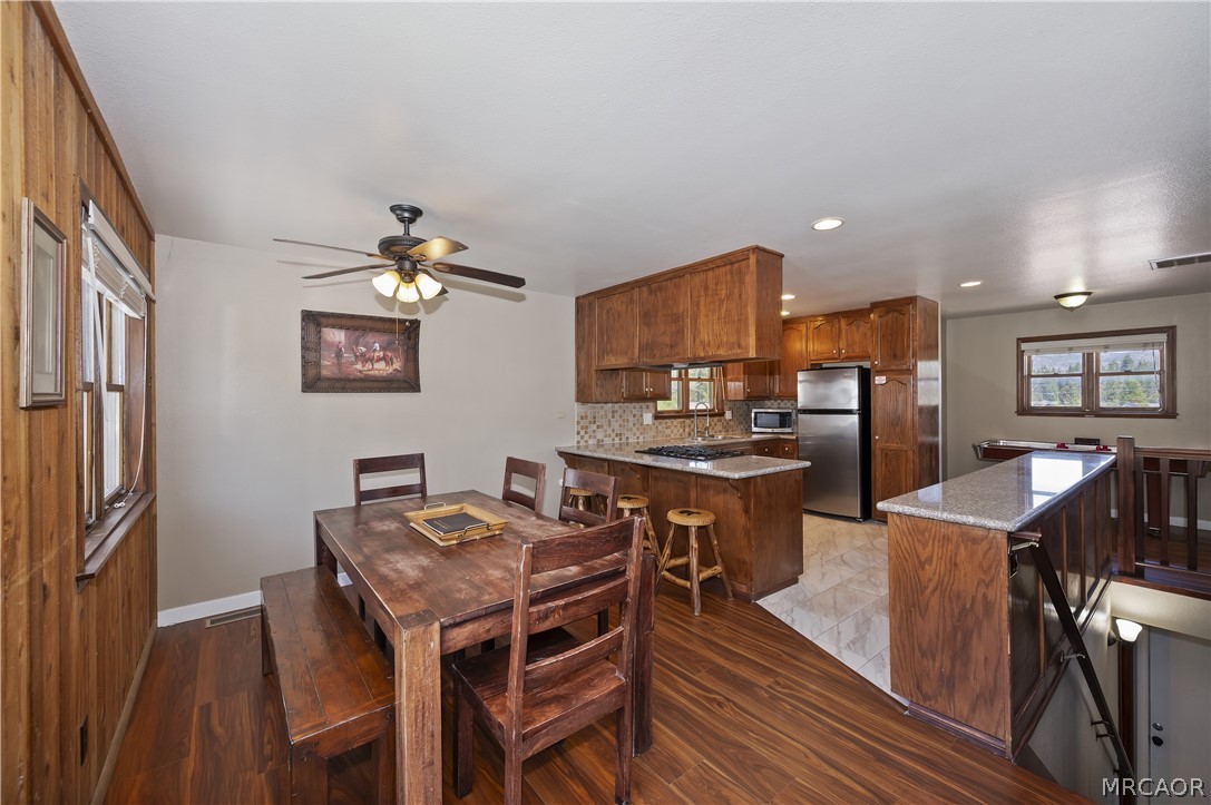 858 Club View Drive Property Photo 18