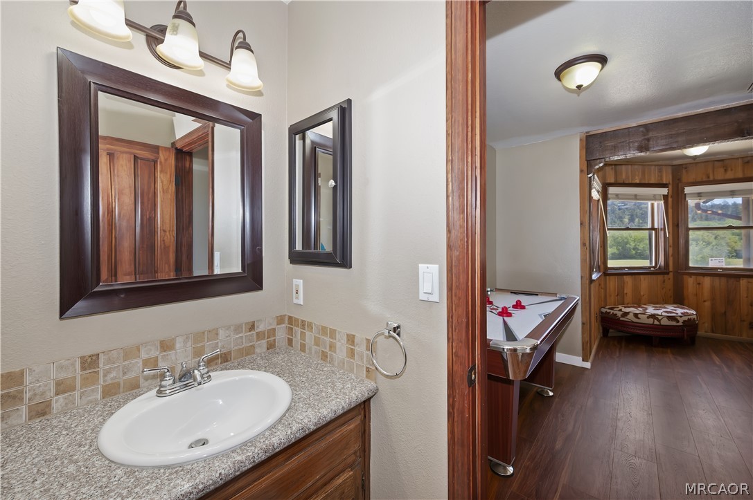 858 Club View Drive Property Photo 20