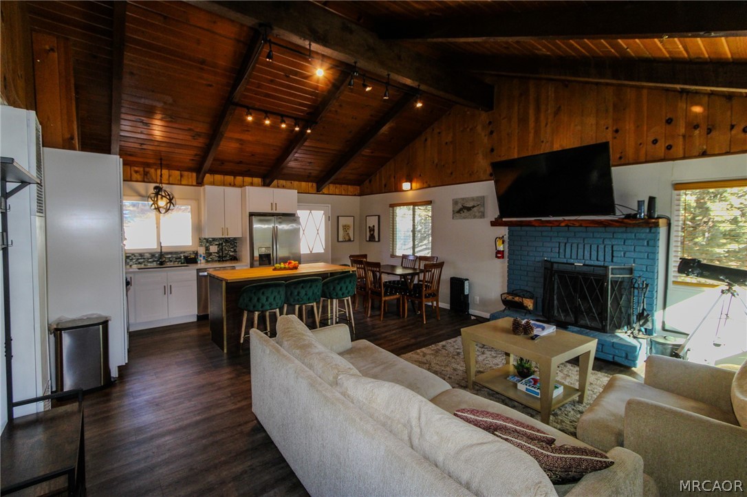 42830 Cougar Road Upper Property Photo 3