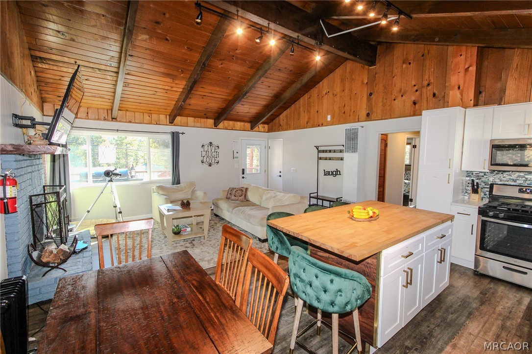 42830 Cougar Road Upper Property Photo 4