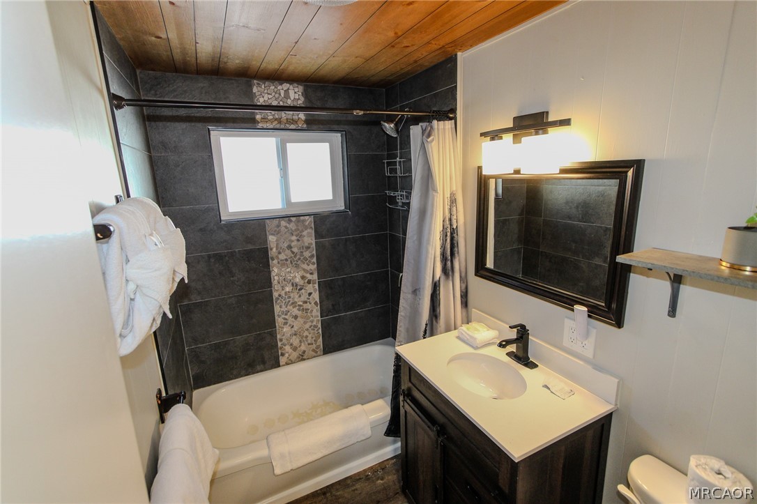 42830 Cougar Road Upper Property Photo 12