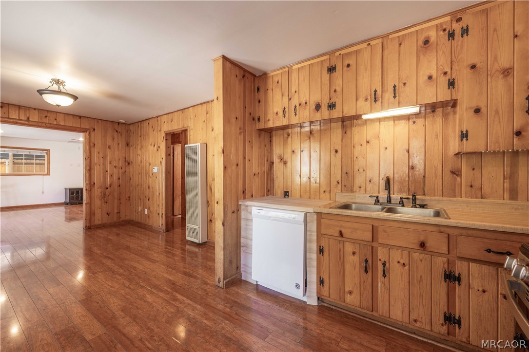 863 B Lane Property Photo 4
