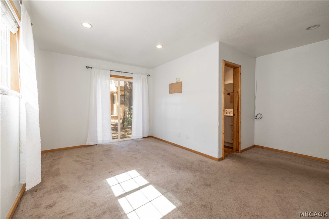 863 B Lane Property Photo 15