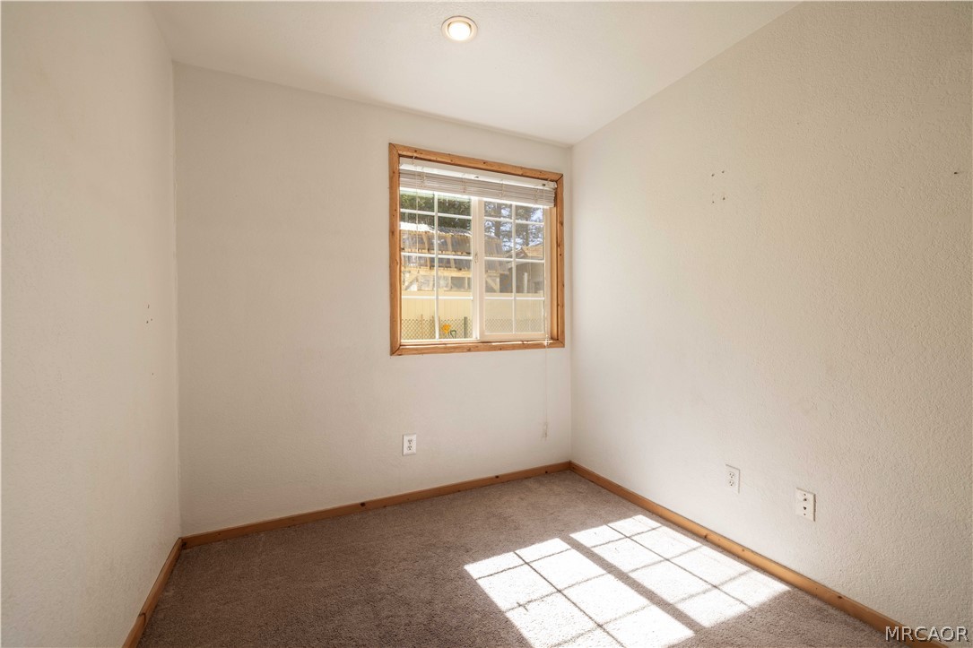 863 B Lane Property Photo 20