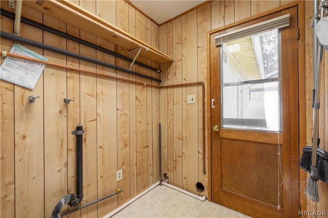 863 B Lane Property Photo 22