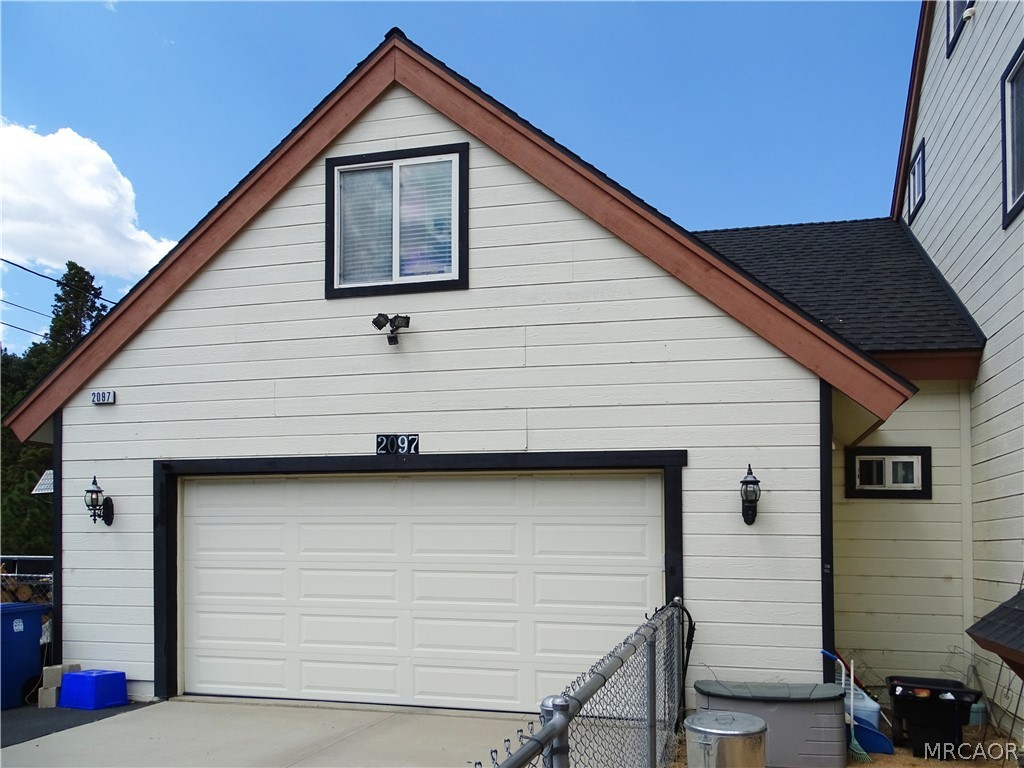 2097 Fox Lane Property Photo 4