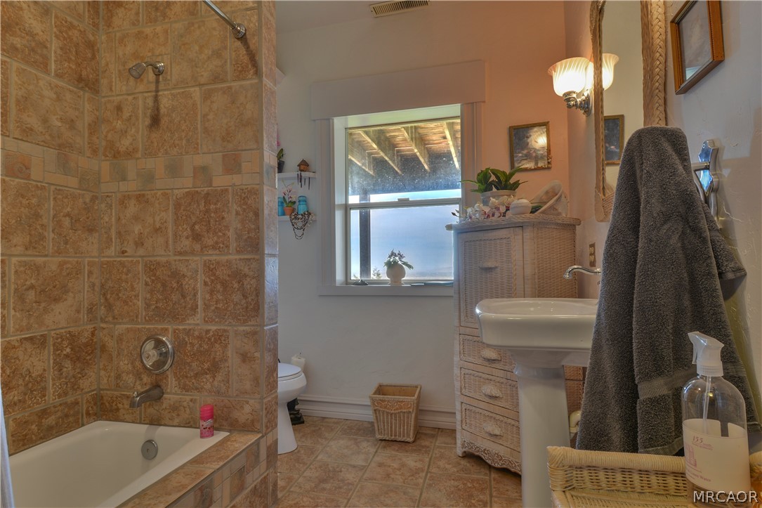 194 Cedar Lake Drive Property Photo 10