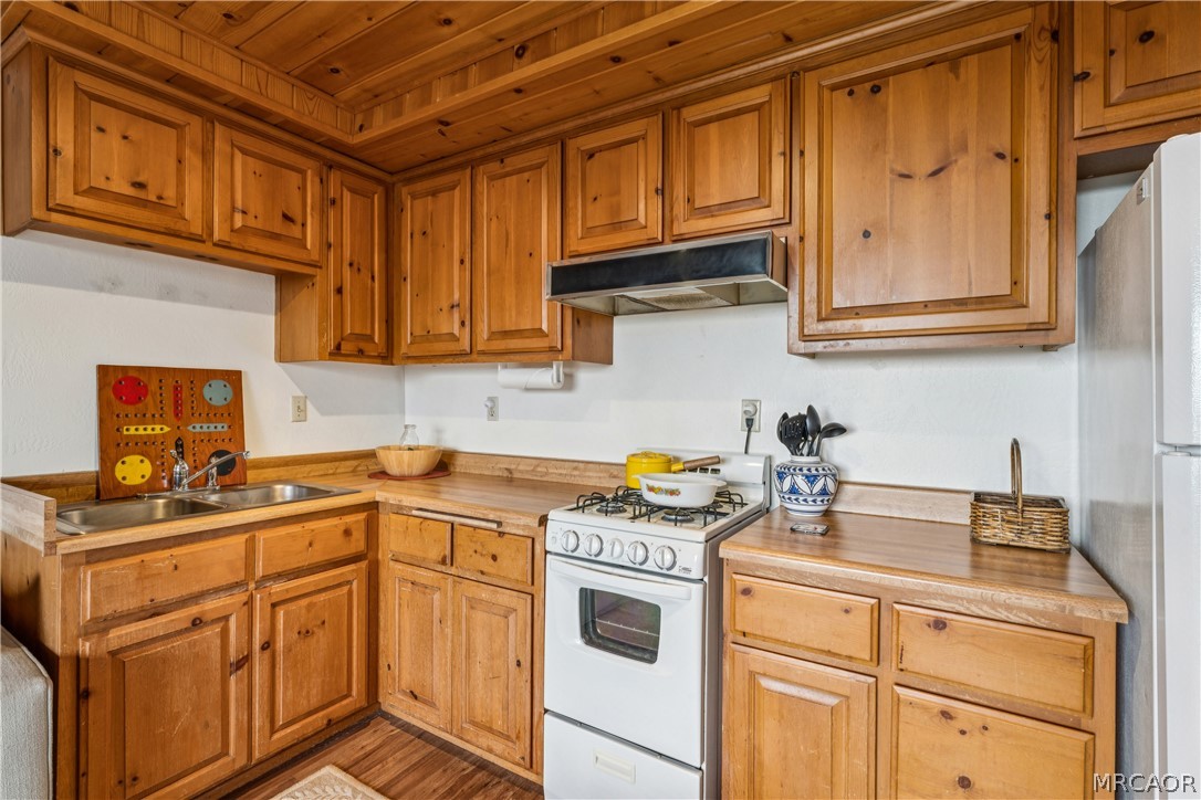 24032 Skyland Drive Property Photo 12