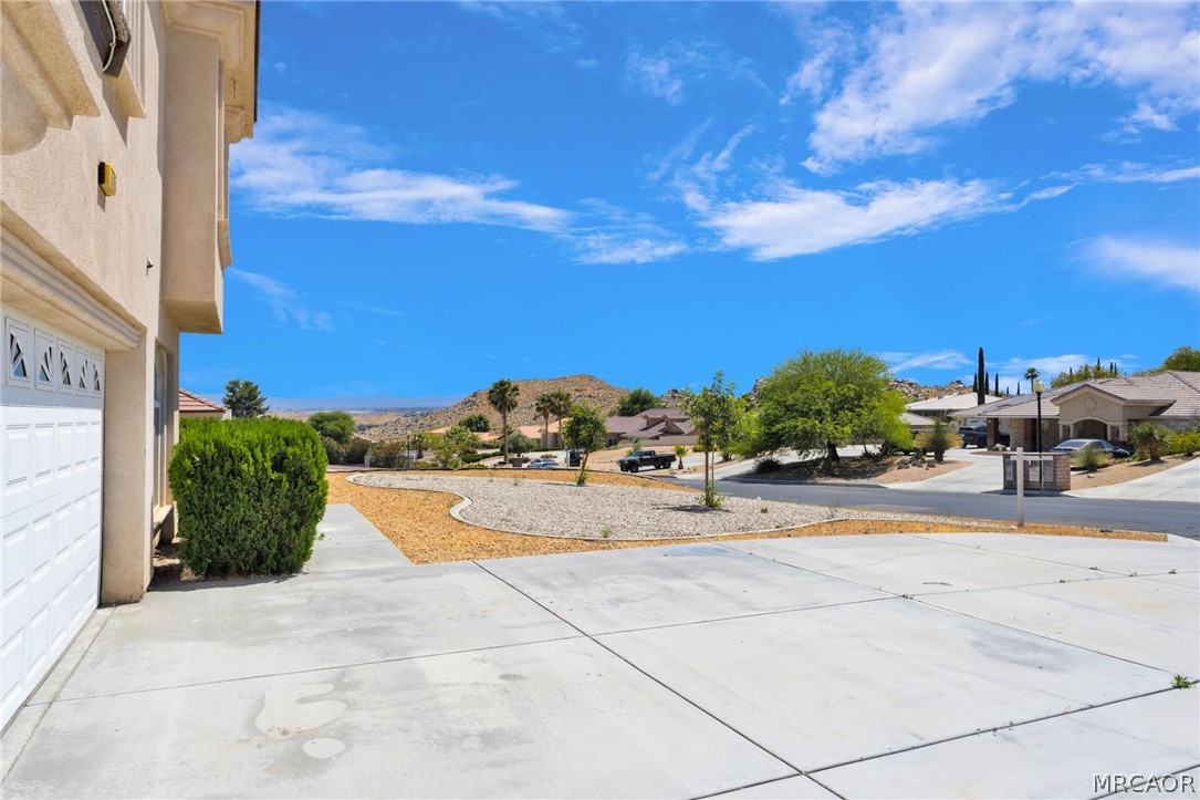 16245 Ridge View Drive Property Photo 9