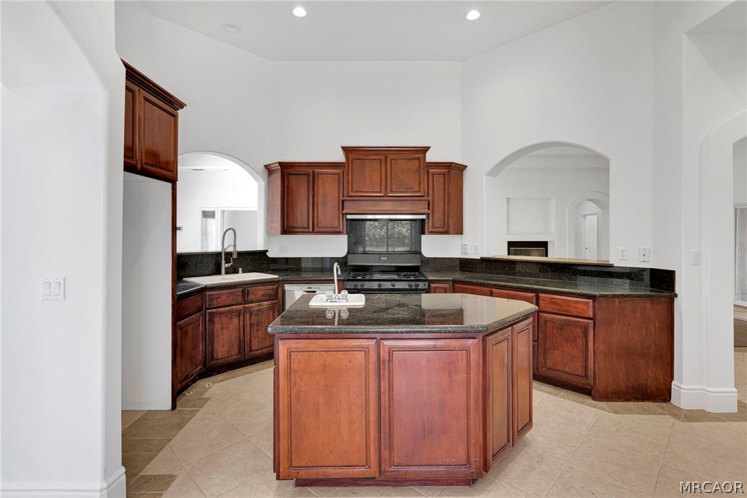 16233 Ridge View Drive Property Photo 11