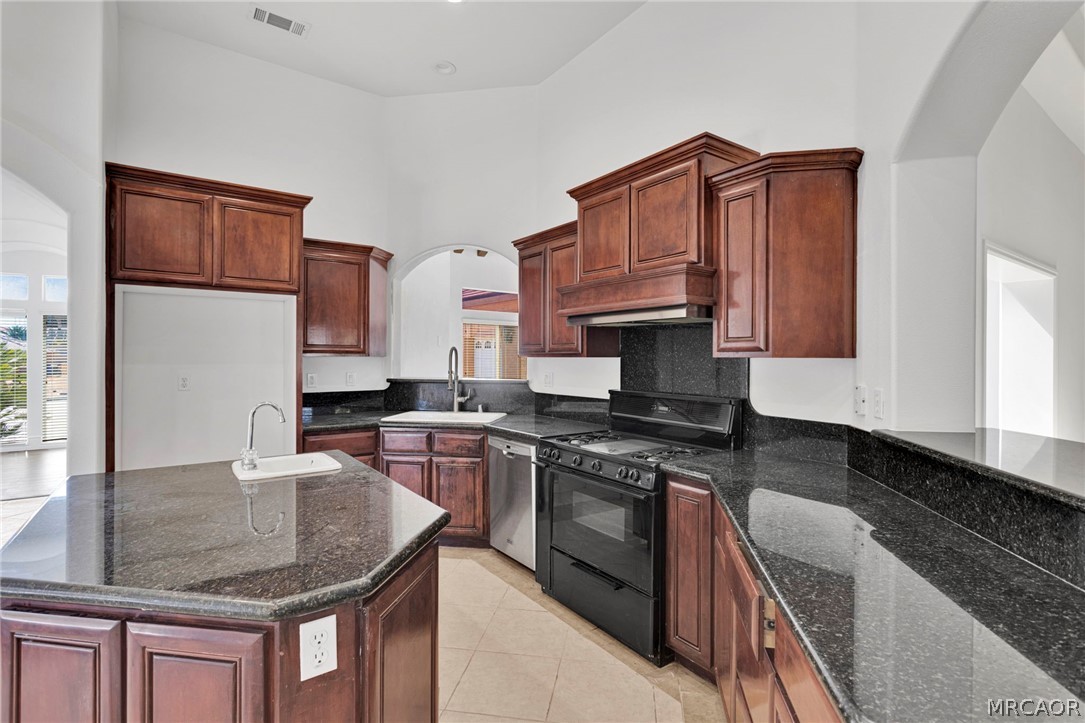 16233 Ridge View Drive Property Photo 12