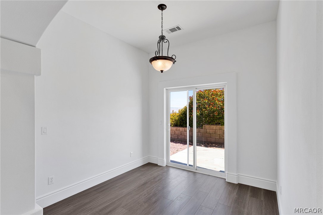 16233 Ridge View Drive Property Photo 14
